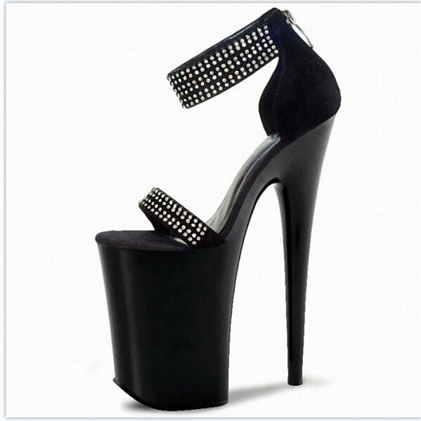 Schwarze Sky Heels mit Acrylsteinen